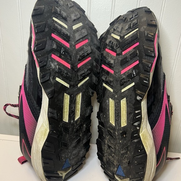 Brooks Women's Black and Pink Athletic Shoes - Picture 9 of 10